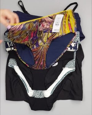 Фотография  929 - Купальники Chantelle#30 шт, ЛОТ №4410 оптом в Калуге и Калужской области