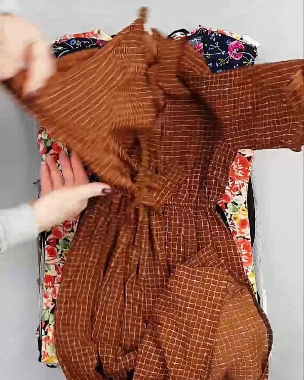 Фотография  674 - Платья Корея#20 шт, ЛОТ №5617 оптом в Калуге и Калужской области