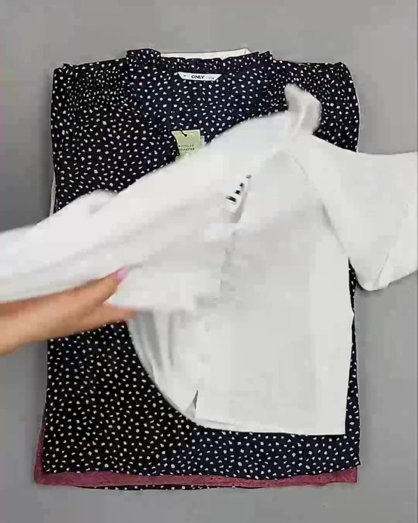 Фотография  567 - Блузки Bestseller 44#5 кг, ЛОТ №6082 оптом в Калуге и Калужской области