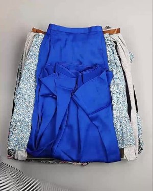 Фотография  812 - Юбки Bestseller 44#5 кг, ЛОТ №6121 оптом в Калуге и Калужской области