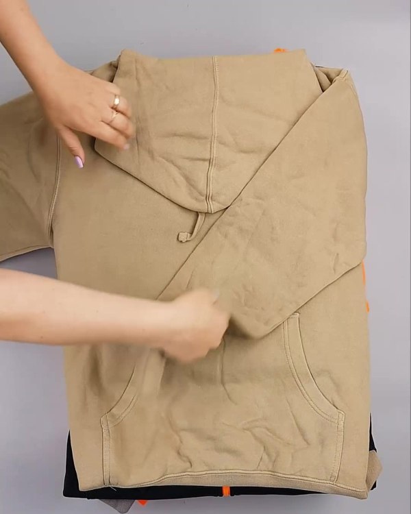 Фотография  753 - Толстовки СТОК CAN 0424#10 кг, ЛОТ №6425 оптом в Калуге и Калужской области