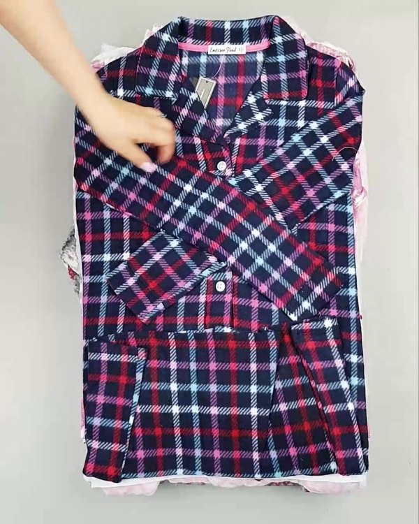 Фотография  718 - Домашняя одежда CAN#10 кг, ЛОТ №6482 оптом в Калуге и Калужской области