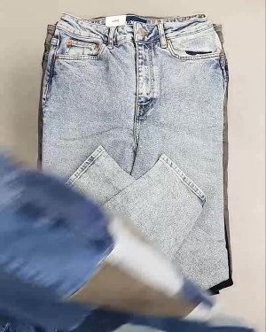 Фотография  855 - Джинсы женские Дания#10 кг, ЛОТ №6762 оптом в Калуге и Калужской области