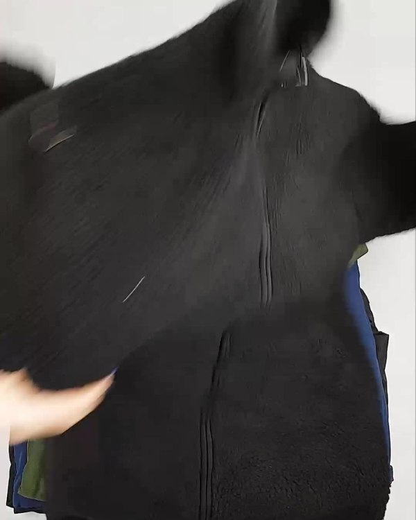 Фотография  642 - Верхняя одежда Дания#10,1 кг ЛОТ №6909 оптом в Калуге и Калужской области