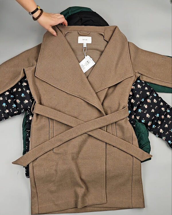 Фотография  555 - Верхняя одежда VILA#10 кг, ЛОТ №6824 оптом в Калуге и Калужской области