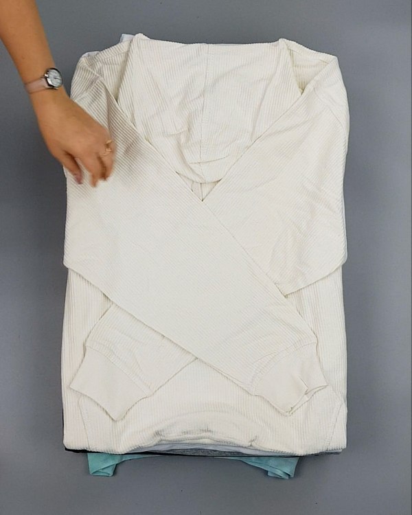 Фотография  855 - HOODIE CAN 084#10 кг, ЛОТ №7034 оптом в Калуге и Калужской области