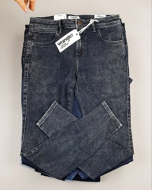 Фотография  560 - Джинсы WRANGLER м/ж#8,1 кг, ЛОТ №7011 оптом в Калуге и Калужской области
