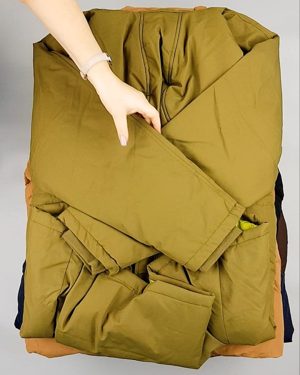 Фотография  732 - Верхняя одежда Дания#9,9 кг, ЛОТ №7057 оптом в Калуге и Калужской области