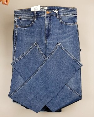 Фотография  526 - Джинсы WRANGLER м/ж#8,1 кг, ЛОТ №7011 оптом в Калуге и Калужской области