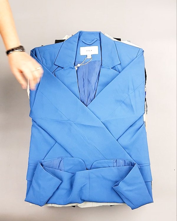 Фотография  223 - Bestseller Winter mix 104#15 кг, ЛОТ №7343 оптом в Калуге и Калужской области