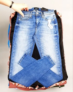 Фотография  564 - Bestseller Summer mix 104#15 кг, ЛОТ №7495 оптом в Калуге и Калужской области