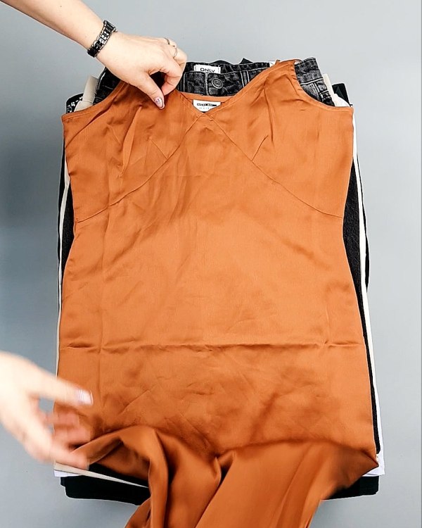 Фотография  183 - Bestseller Summer mix 104#15 кг, ЛОТ №7493 оптом в Калуге и Калужской области