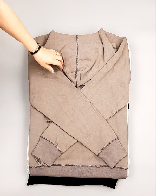 Фотография  205 - Толстовки СТОК CAN 0424#10 кг, ЛОТ №7447 оптом в Калуге и Калужской области