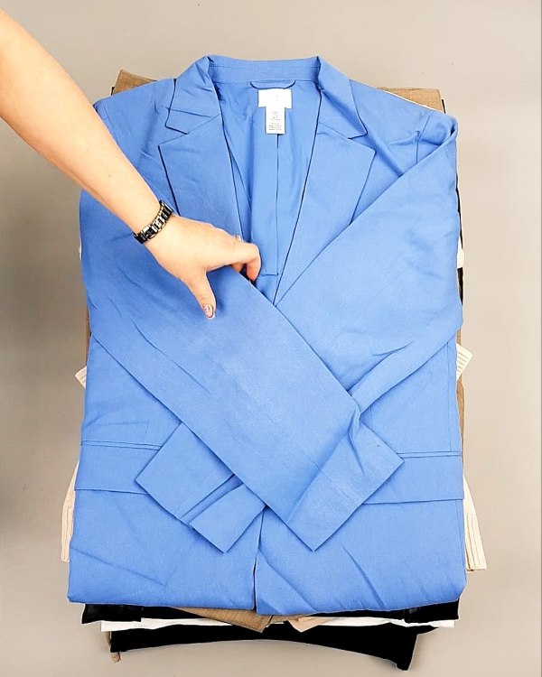 Фотография  989 - 12191 H&M mix textil 1224#25 кг, ЛОТ №7489 оптом в Калуге и Калужской области