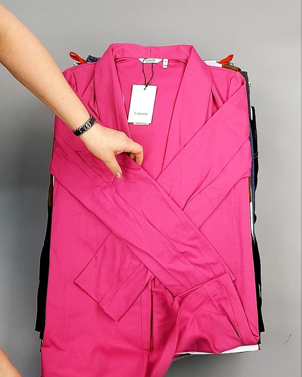 Фотография  876 - Bestseller Summer mix 104#15 кг, ЛОТ №7494 оптом в Калуге и Калужской области