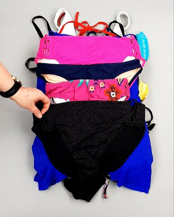 Фотография  379 - Купальники СТОК CAN 124#5 кг, ЛОТ №7690 оптом в Калуге и Калужской области