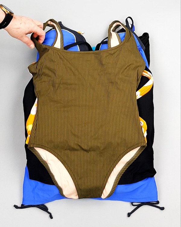 Фотография  621 - Купальники СТОК CAN 124#5 кг, ЛОТ №7689 оптом в Калуге и Калужской области