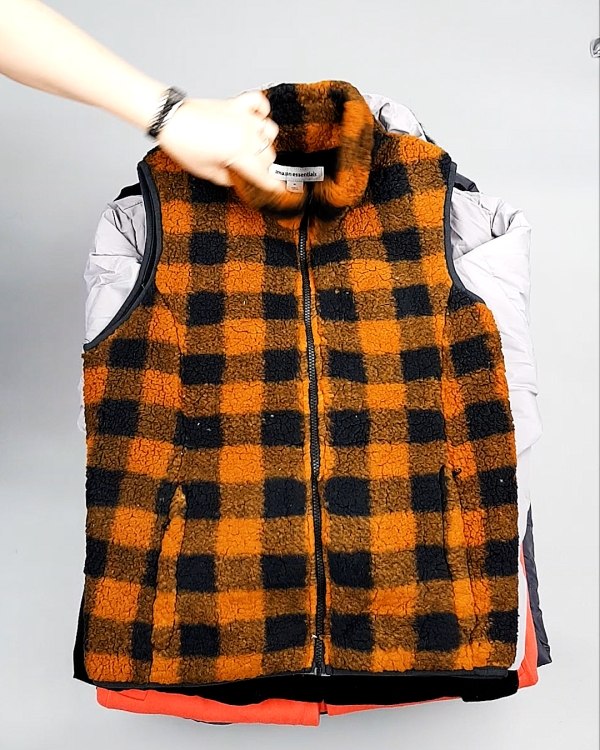 Фотография  257 - Верхняя одежда AMAZON жен 015#10 кг, ЛОТ №7712 оптом в Калуге и Калужской области