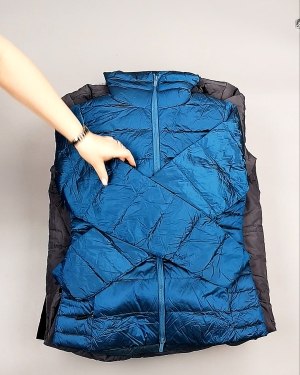 Фотография  500 - Верхняя одежда AMAZON жен 015#10 кг, ЛОТ №7712 оптом в Калуге и Калужской области