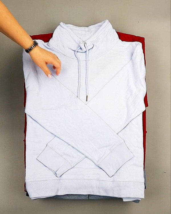 Фотография  851 - SWEATSHIRT CAN 084#10 кг, ЛОТ №7618 оптом в Калуге и Калужской области