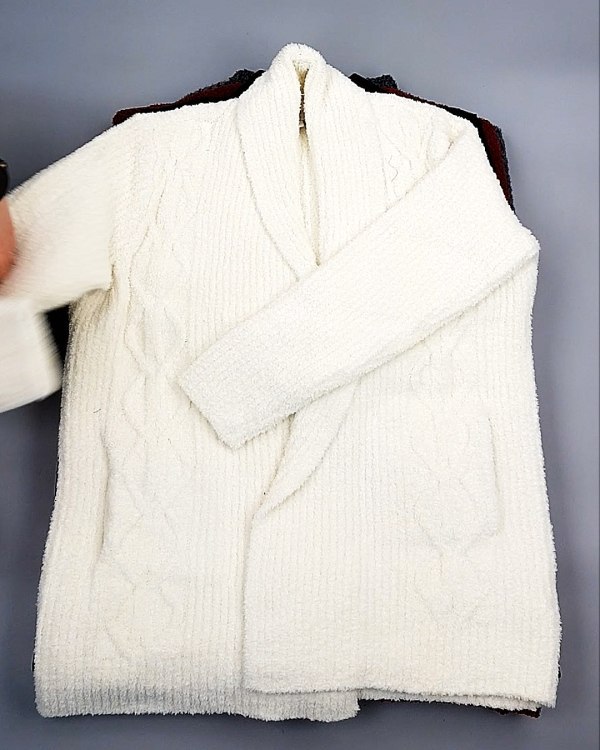 Фотография  499 - Кардиганы СТОК CAN 084#7 кг, ЛОТ №7674 оптом в Калуге и Калужской области