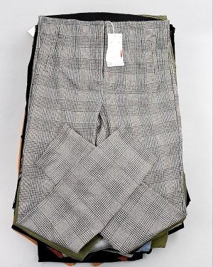 Купить Брюки женские лето C&A 025#10 кг, ЛОТ №7893 оптом в Калуге и Калужской области