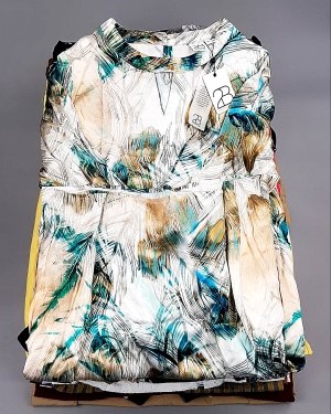 Купить DK, Bestseller + Summer mix#15 кг, ЛОТ №7926 оптом в Калуге и Калужской области