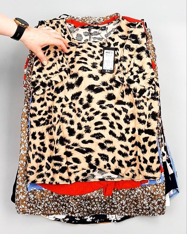 Фотография  151 - Блузки Bestseller 44#5 кг, ЛОТ №8026 оптом в Калуге и Калужской области