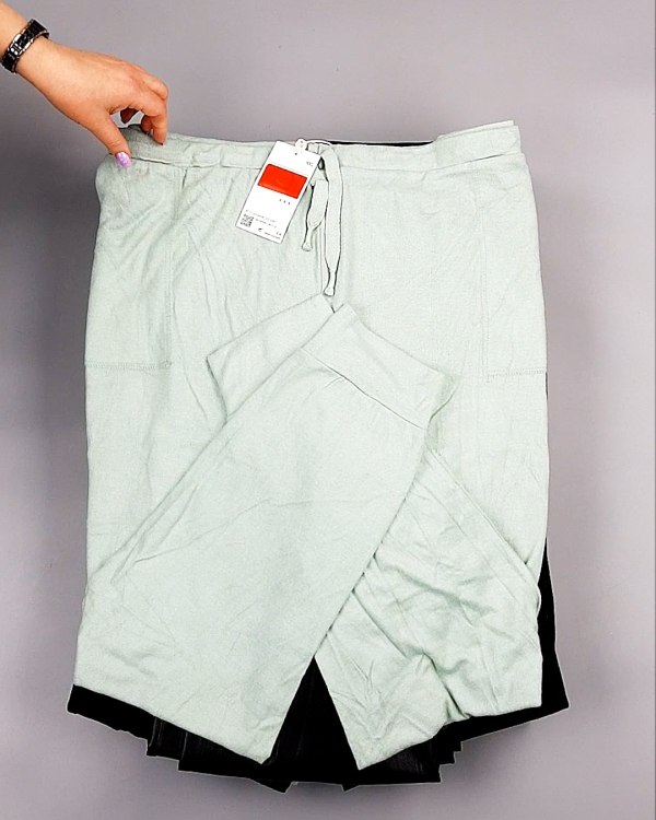 Фотография  677 - Брюки женские зима C&A 025#10 кг, ЛОТ №7910 оптом в Калуге и Калужской области