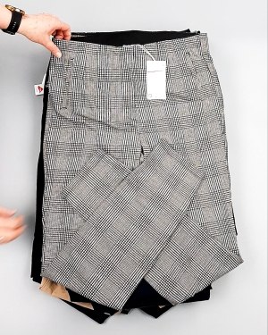 Фотография  970 - Брюки женские лето C&A 025#10 кг оптом в Калуге и Калужской области