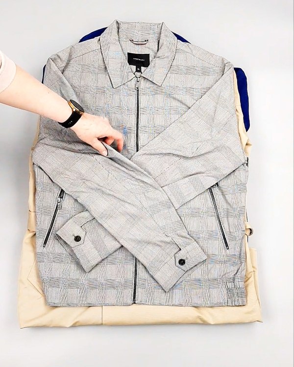 Фотография  302 - Ветровки м/ж C&A 025#10 кг, ЛОТ №7864 оптом в Калуге и Калужской области