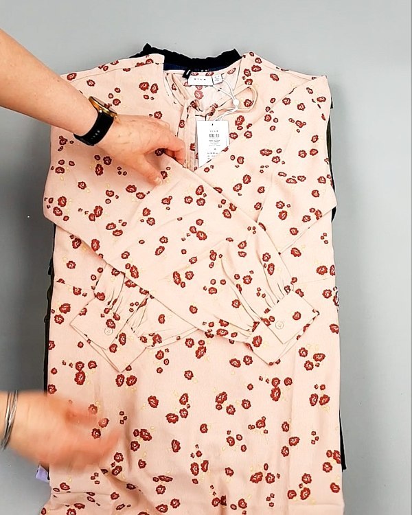 Фотография  605 - Платья Bestseller+DK Summer 035#5 кг, ЛОТ №8057 оптом в Калуге и Калужской области