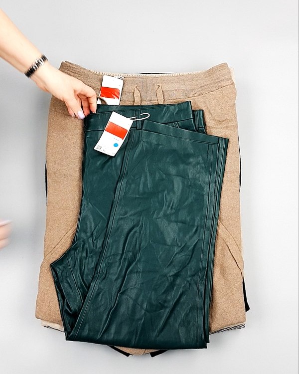 Фотография  690 - Брюки женские зима C&A 025#10 кг, ЛОТ №7910 оптом в Калуге и Калужской области