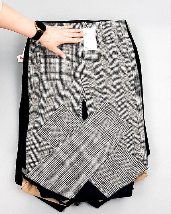 Фотография  758 - Брюки женские лето C&A 025#10 кг, ЛОТ №7892 оптом в Калуге и Калужской области