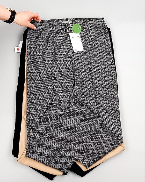 Фотография  976 - Брюки женские лето C&A 025#10 кг, ЛОТ №7892 оптом в Калуге и Калужской области