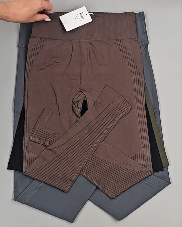 Фотография  812 - Спорт Bestseller 045 B#4 кг, ЛОТ №9038 оптом в Калуге и Калужской области