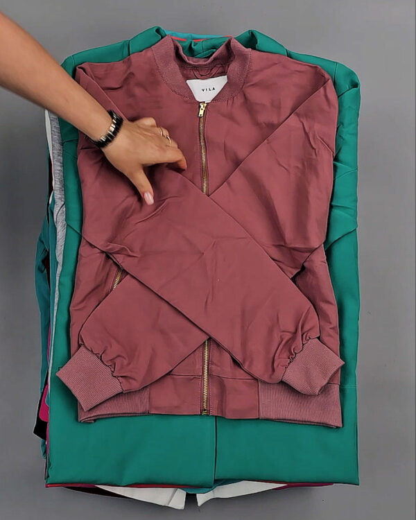 Фотография  411 - Толстовки+Верхняя одежда Bestseller Summer 045 B#7,2 кг, ЛОТ СТ-9323 оптом в Калуге и Калужской области