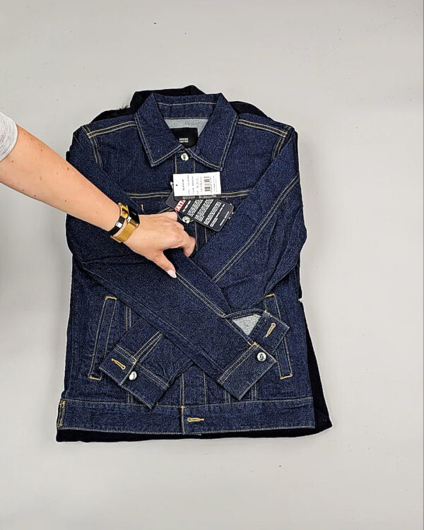 Фотография  807 - Верхняя одежда Корея 085#15 кг, ЛОТ № СТ-9247 оптом в Калуге и Калужской области