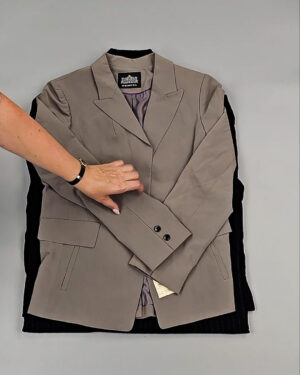 Фотография  886 - Жакеты Корея 085#10 кг, ЛОТ № СТ-9240 оптом в Калуге и Калужской области