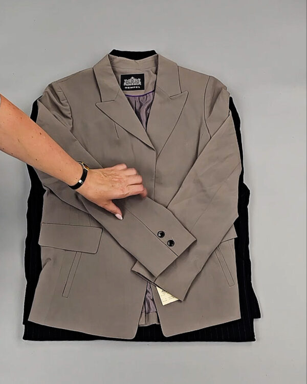 Фотография  183 - Жакеты Корея 085#10 кг, ЛОТ № СТ-9240 оптом в Калуге и Калужской области