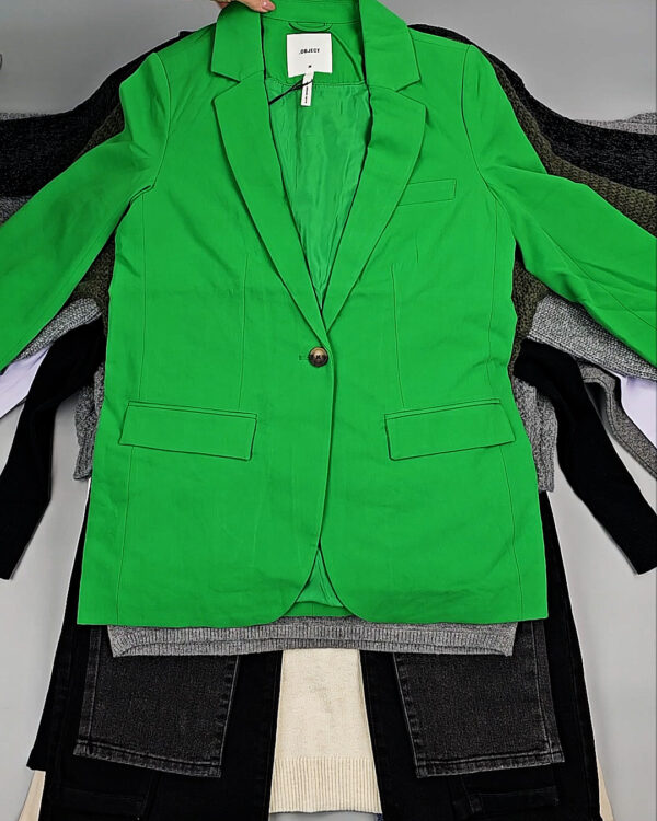 Фотография  675 - Bestseller Winter mix 104#15 кг, ЛОТ № СТ-9526 оптом в Калуге и Калужской области