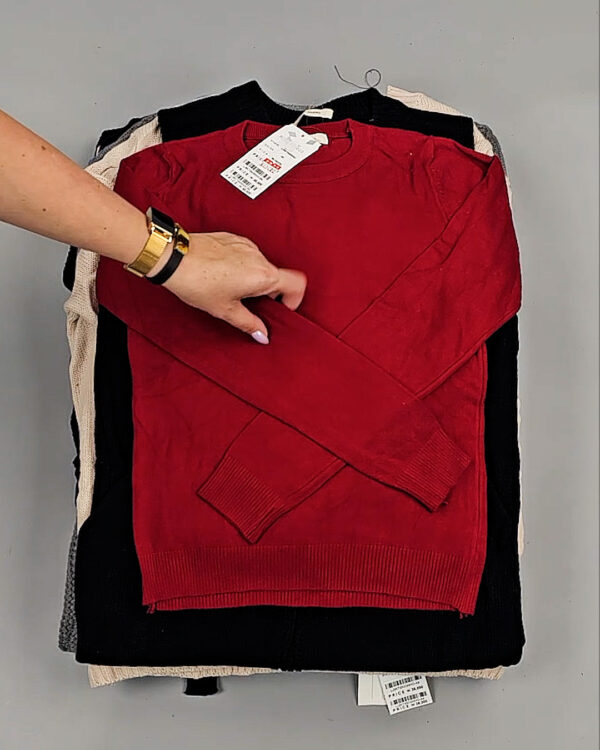 Фотография  934 - Джемпера Корея 085#7 кг, ЛОТ СТ-9415 оптом в Калуге и Калужской области