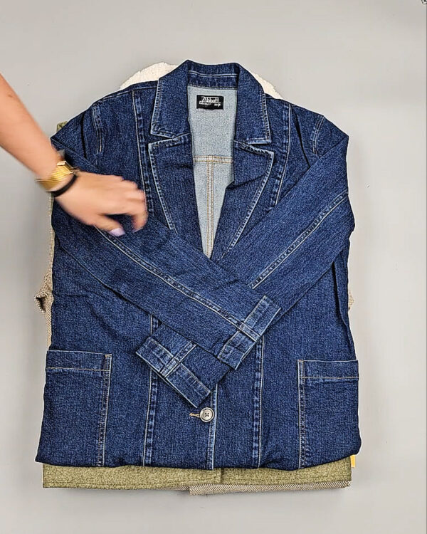 Фотография  584 - Ветровки женские CAN 104#12,5 кг, ЛОТ СТ-9404 оптом в Калуге и Калужской области