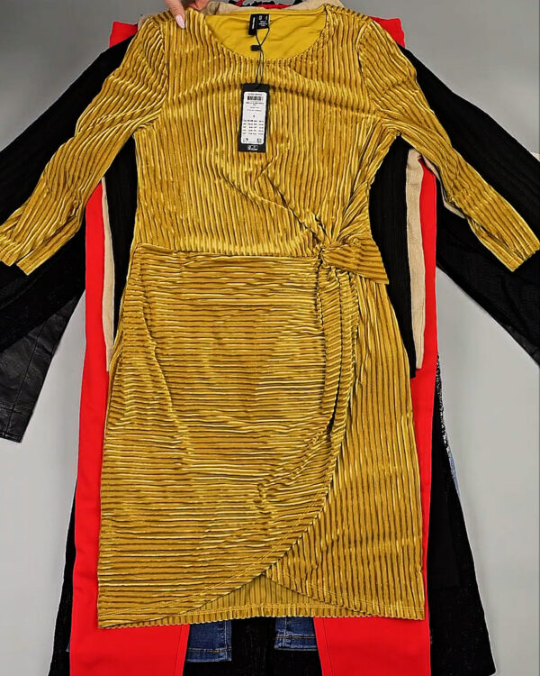 Фотография  885 - DK+Bestseller 085#16 кг, ЛОТ СТ-9952 оптом в Калуге и Калужской области