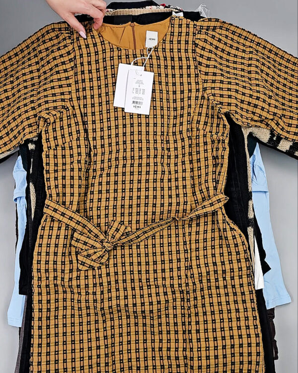 Фотография  144 - DK, Bestseller + Winter mix#15 кг, ЛОТ СТ-9957 оптом в Калуге и Калужской области