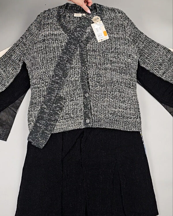 Фотография  824 - DK+Bestseller 085#16 кг, ЛОТ СТ-9952 оптом в Калуге и Калужской области