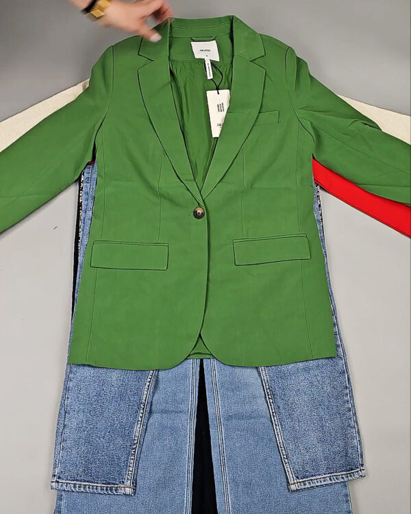 Фотография  115 - DK+Bestseller 085#16 кг, ЛОТ СТ-9952 оптом в Калуге и Калужской области