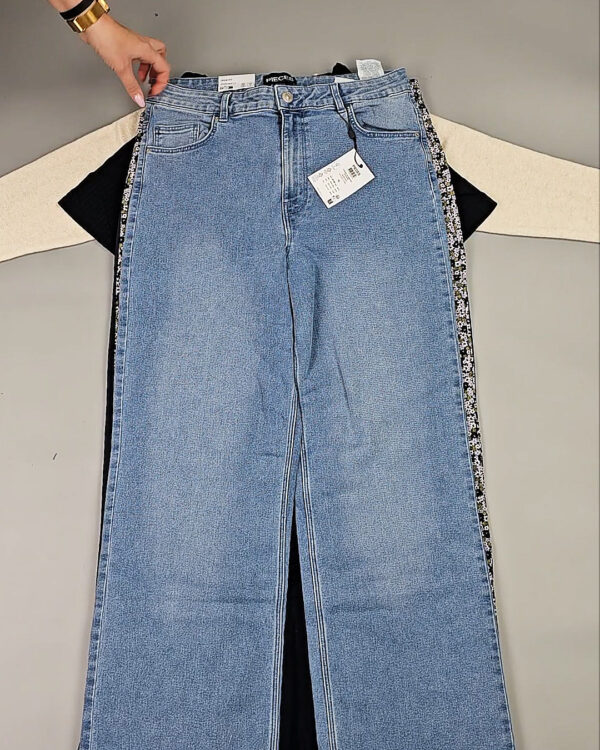 Фотография  976 - DK+Bestseller 085#16 кг, ЛОТ СТ-9952 оптом в Калуге и Калужской области